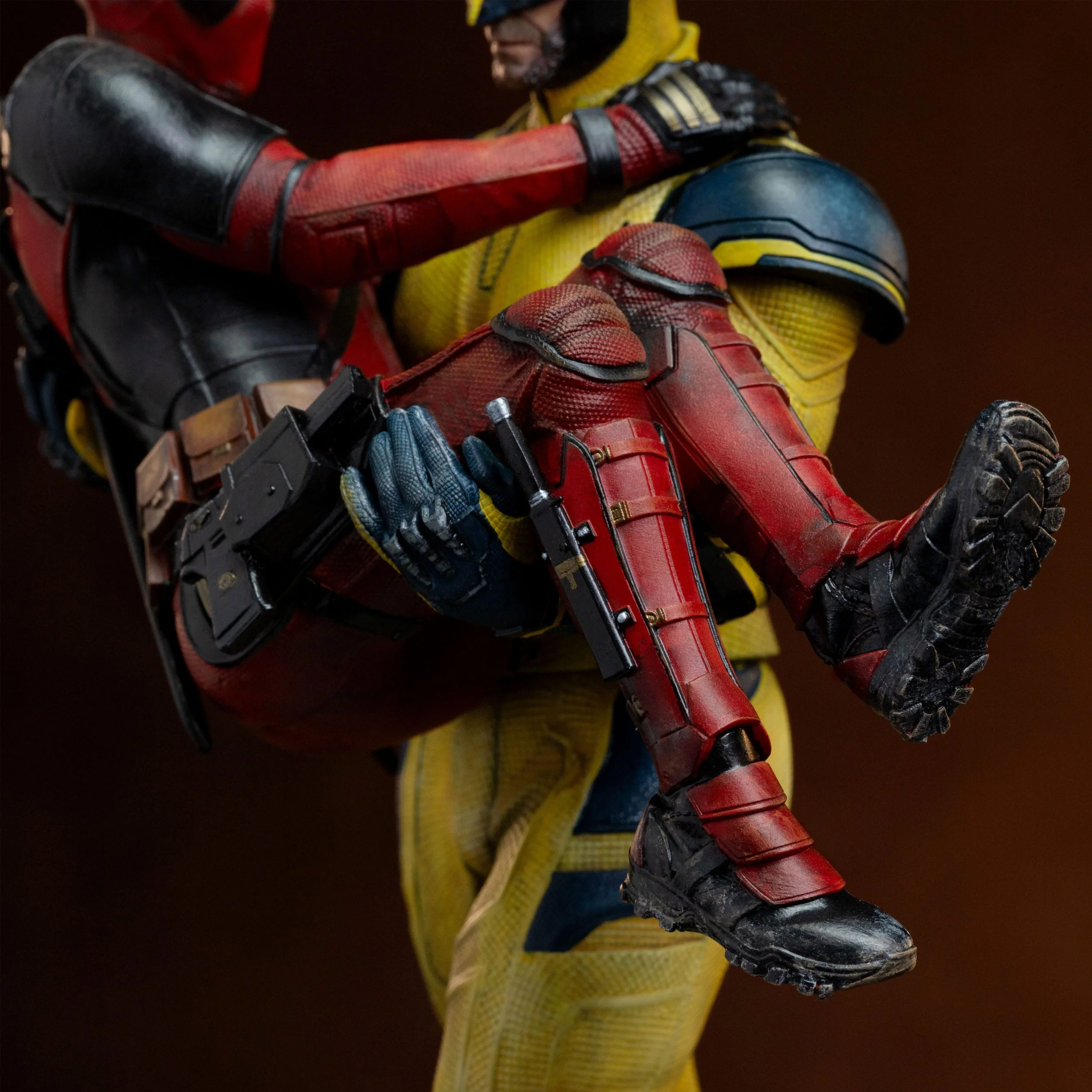 Deadpool & Wolverine Deluxe Art Scale Iron Studios - Image 7