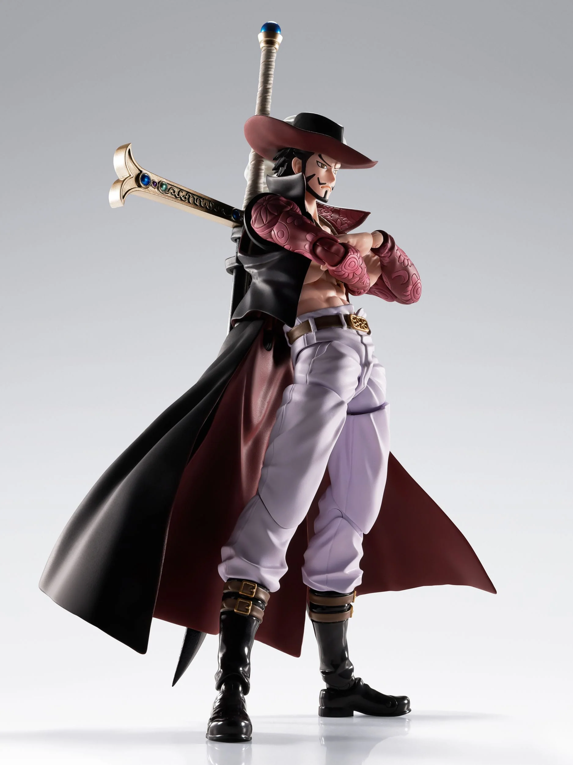 Dracule Mihawk Hawkeye S.H.Figuarts Bandai Tamashii Nations - Image 2