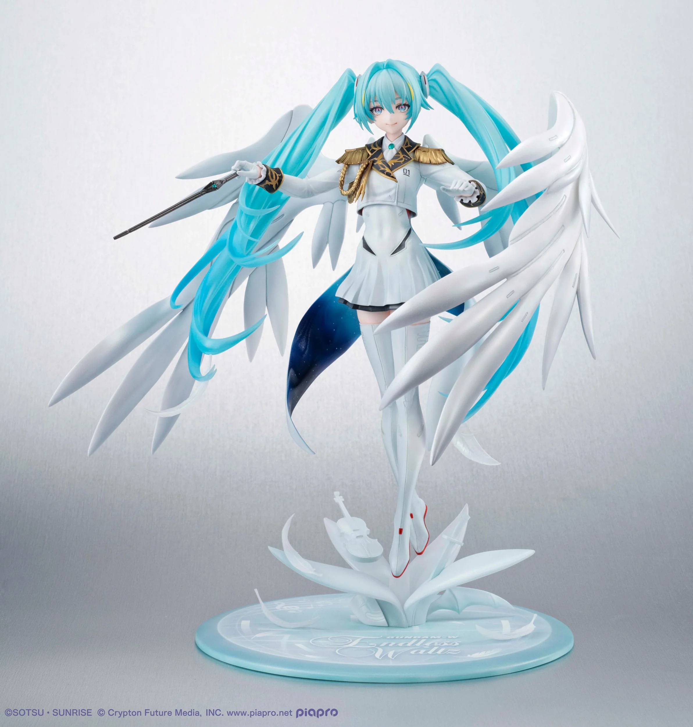 Hatsune Miku x Wing Gundam Zero EW 45th Anniversary MegaHouse