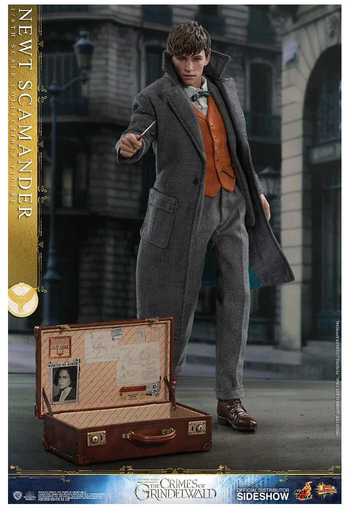 Newt Scamander 1/6 Scale Collectible Figure – Hot Toys (Fantastic Beasts: The Crimes of Grindelwald) - Image 2