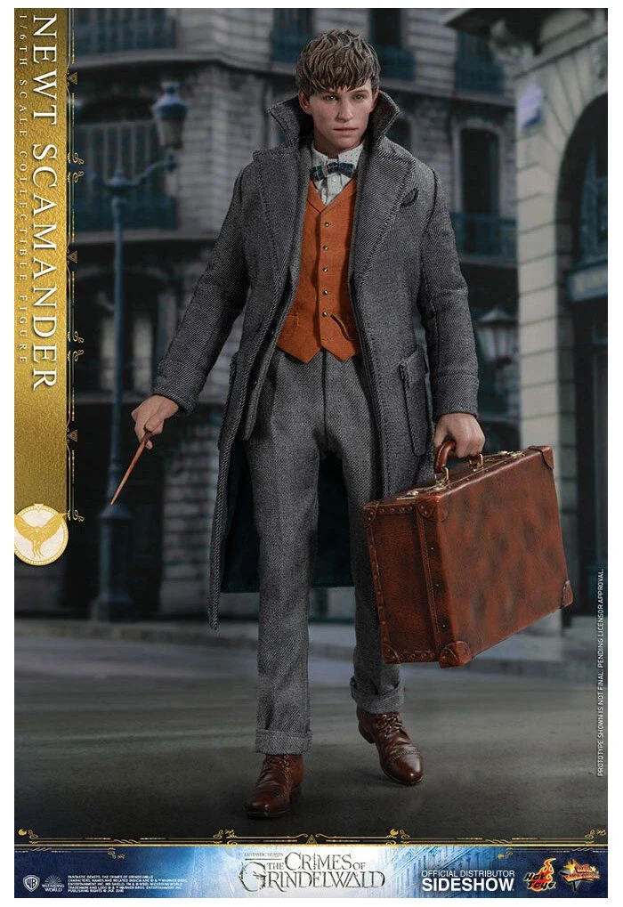 Newt Scamander 1/6 Scale Collectible Figure – Hot Toys (Fantastic Beasts: The Crimes of Grindelwald) - Image 4