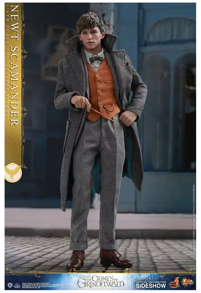 Newt Scamander 1/6 Scale Collectible Figure – Hot Toys (Fantastic Beasts: The Crimes of Grindelwald) - Image 5