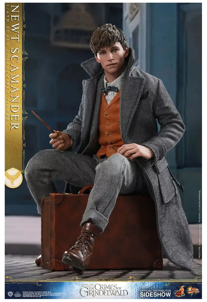Newt Scamander 1/6 Scale Collectible Figure – Hot Toys (Fantastic Beasts: The Crimes of Grindelwald) - Image 9