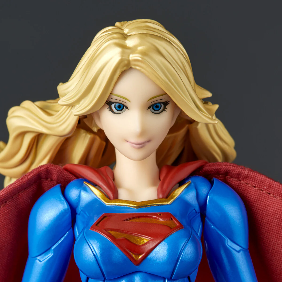 Supergirl - Revoltech - Kaiyodo - Image 14