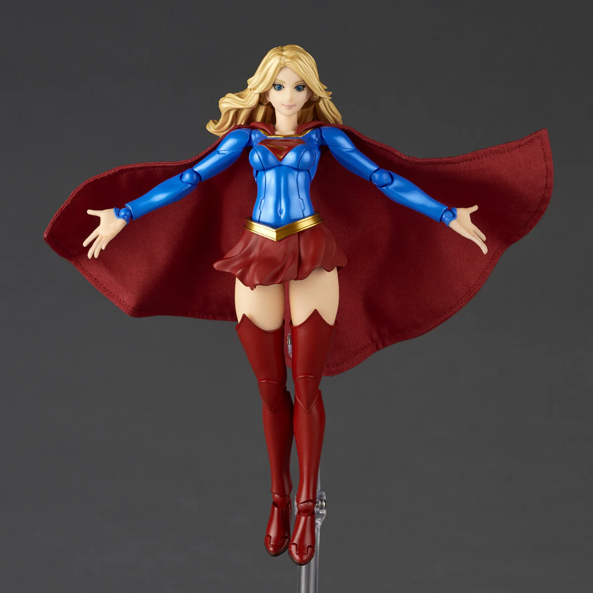 Supergirl - Revoltech - Kaiyodo - Image 2